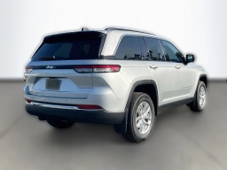 Jeep Grand Cherokee Laredo X 4x2 2026