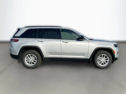 Jeep Grand Cherokee Laredo X 4x2 2026