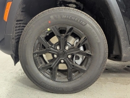 Jeep Grand Cherokee Laredo Altitude 4x2 2026