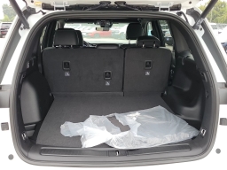 Jeep Grand Cherokee Laredo Altitude 4x2 2026