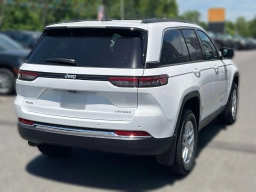 Jeep Grand Cherokee Laredo 4x4 2026