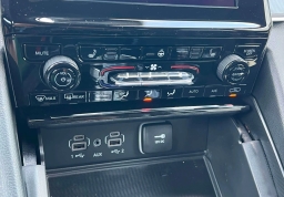 Jeep Grand Cherokee Laredo 4x4 2026