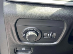Jeep Grand Cherokee Laredo 4x4 2026