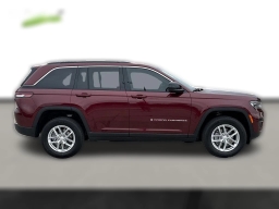 Jeep Grand Cherokee Laredo 4x4 2026