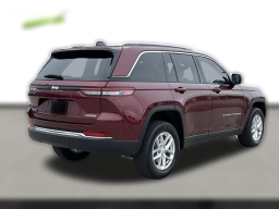Jeep Grand Cherokee Laredo 4x4 2026
