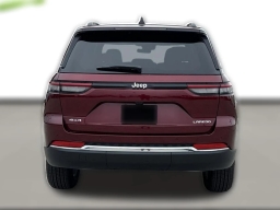 Jeep Grand Cherokee Laredo 4x4 2026