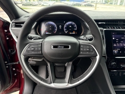 Jeep Grand Cherokee Laredo 4x4 2026