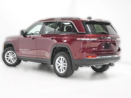 Jeep Grand Cherokee Laredo X 4x4 2026