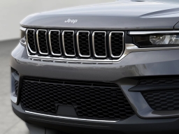 Jeep Grand Cherokee Laredo 4x4 2026