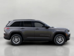 Jeep Grand Cherokee Laredo 4x4 2026