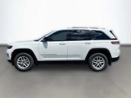 Jeep Grand Cherokee Laredo 4x4 2026