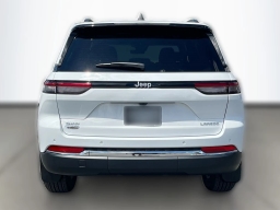 Jeep Grand Cherokee Laredo 4x4 2026