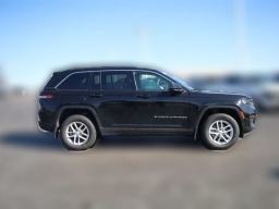 Jeep Grand Cherokee Laredo X 4x4 2026