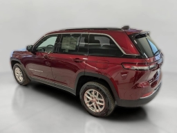 Jeep Grand Cherokee Laredo 4x4 2026