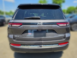 Jeep Grand Cherokee Laredo X 4x4 2026