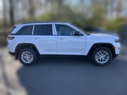 Jeep Grand Cherokee Laredo X 4x4 2026