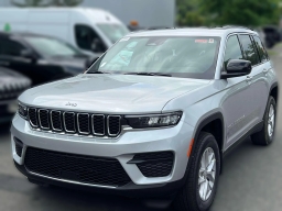 Jeep Grand Cherokee Laredo 4x4 2026