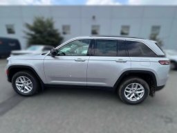Jeep Grand Cherokee Laredo 4x4 2026