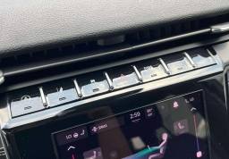 Jeep Grand Cherokee Laredo 4x4 2026