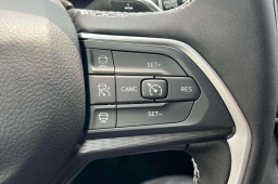 Jeep Grand Cherokee Laredo 4x4 2026