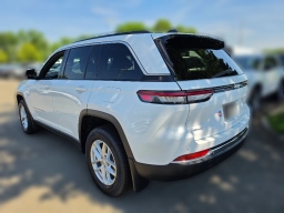 Jeep Grand Cherokee Laredo X 4x4 2026