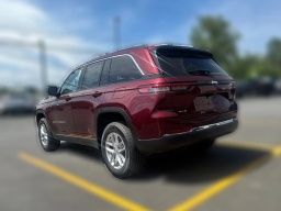 Jeep Grand Cherokee Laredo X 4x4 2026