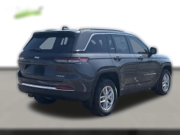 Jeep Grand Cherokee Laredo X 4x4 2026