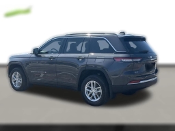 Jeep Grand Cherokee Laredo X 4x4 2026