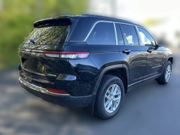 Jeep Grand Cherokee Laredo X 4x4 2026