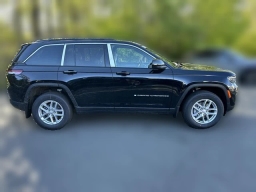 Jeep Grand Cherokee Laredo X 4x4 2026