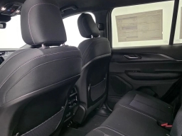 Jeep Grand Cherokee Laredo X 4x4 2026