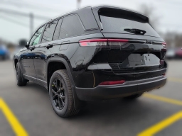 Jeep Grand Cherokee Laredo Altitude 4x4 2026