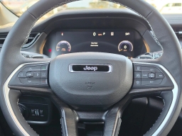 Jeep Grand Cherokee Laredo Altitude 4x4 2026