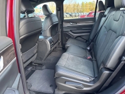 Jeep Grand Cherokee Laredo Altitude 4x4 2026
