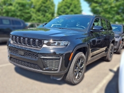 Jeep Grand Cherokee Laredo Altitude 4x4 2026