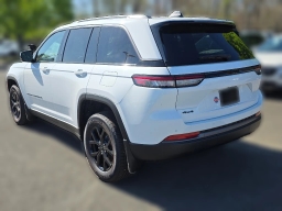 Jeep Grand Cherokee Laredo Altitude 4x4 2026