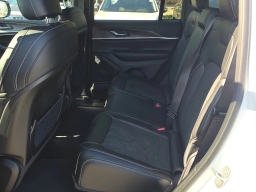 Jeep Grand Cherokee Laredo Altitude 4x4 2026