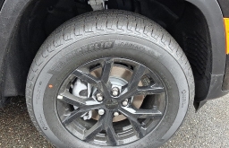Jeep Grand Cherokee Laredo Altitude 4x4 2026
