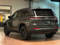 Jeep Grand Cherokee Laredo Altitude 4x4 2026