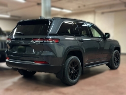 Jeep Grand Cherokee Laredo Altitude 4x4 2026