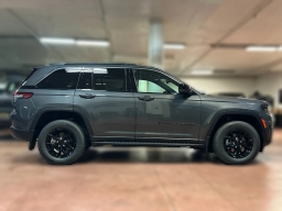 Jeep Grand Cherokee Laredo Altitude 4x4 2026