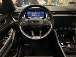 Jeep Grand Cherokee Laredo Altitude 4x4 2026