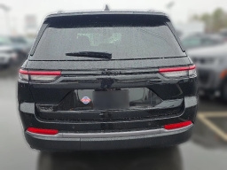 Jeep Grand Cherokee Laredo Altitude 4x4 2026
