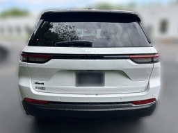 Jeep Grand Cherokee Laredo Altitude 4x4 2026