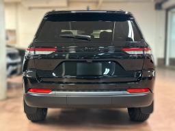 Jeep Grand Cherokee Laredo Altitude 4x4 2026