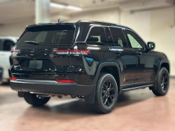 Jeep Grand Cherokee Laredo Altitude 4x4 2026