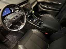 Jeep Grand Cherokee Laredo Altitude 4x4 2026