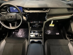 Jeep Grand Cherokee Laredo Altitude 4x4 2026