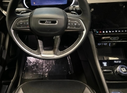 Jeep Grand Cherokee Laredo Altitude 4x4 2026
