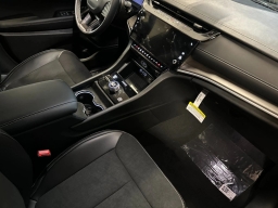 Jeep Grand Cherokee Laredo Altitude 4x4 2026